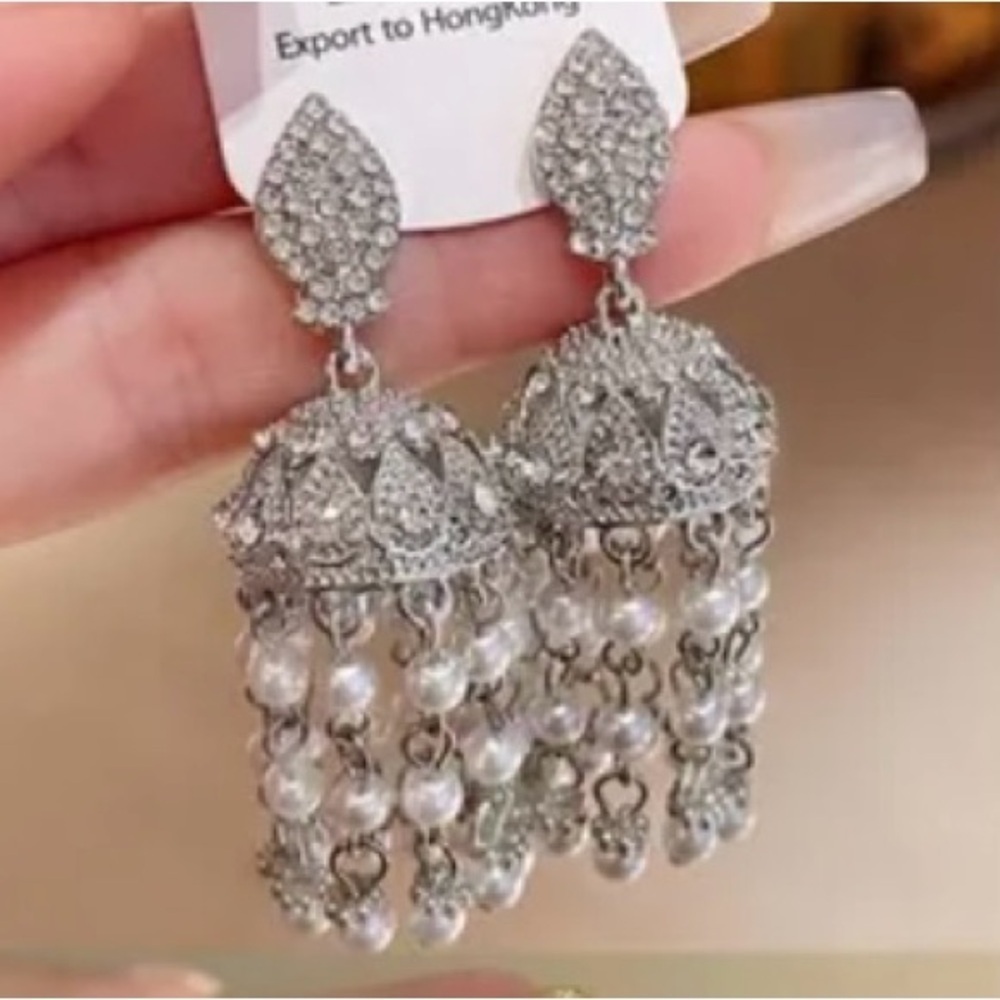 Elegant 304 stainless steel Silver and White Dangle Earrings